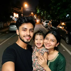 Viral Night Selfie Prompt — Cute Family Candid Blur Effect | Realistic AI Photo